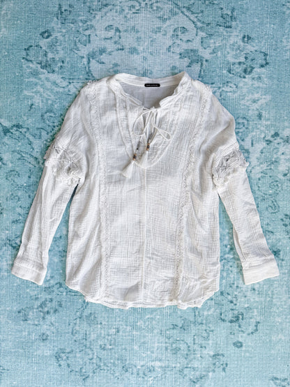gaze lace tassel tie blouse