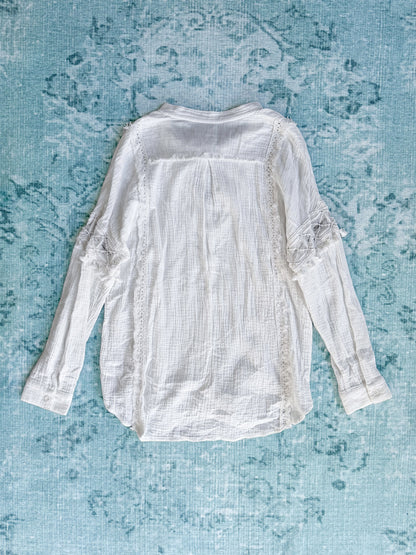 gaze lace tassel tie blouse